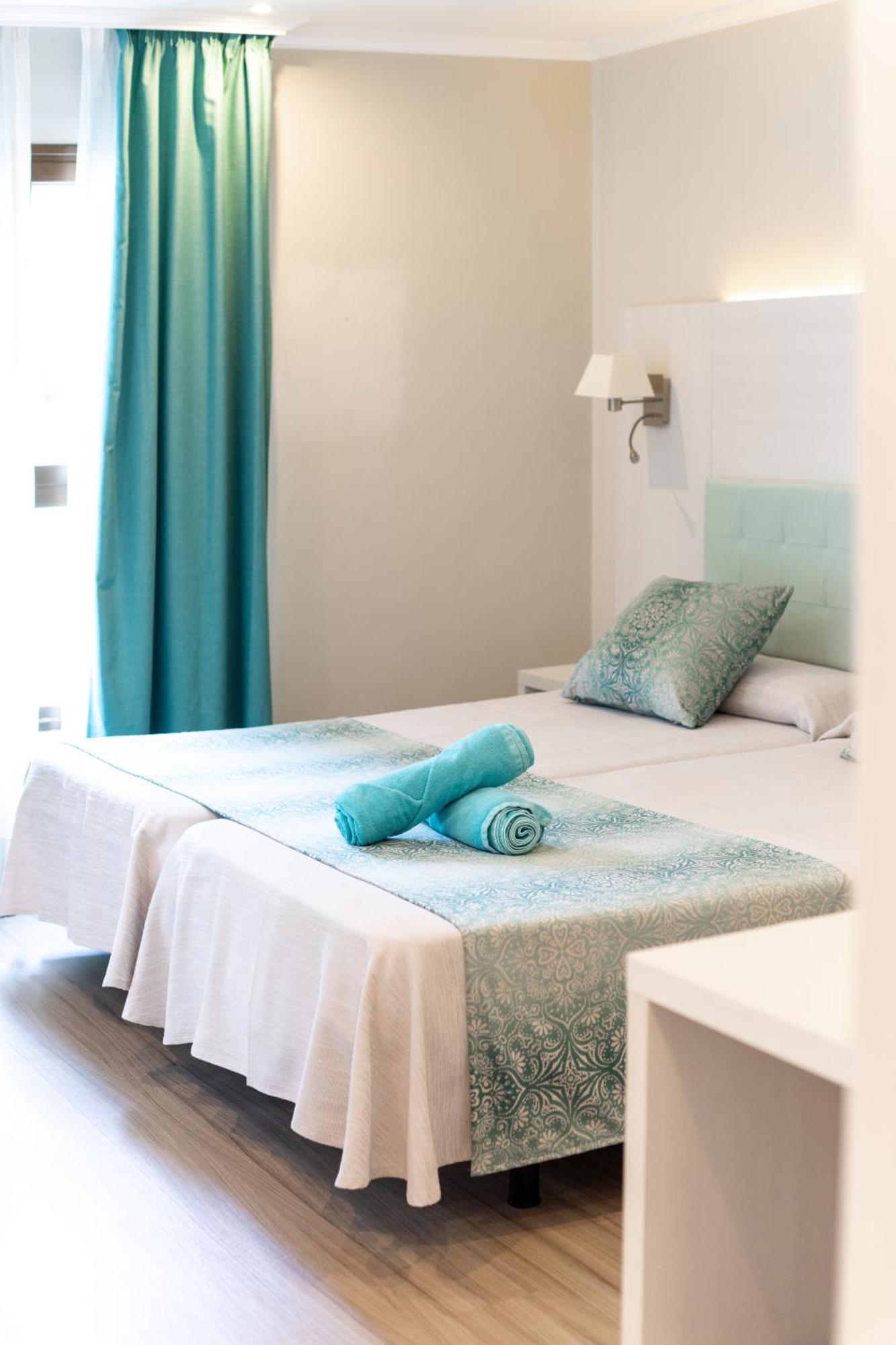 Ona Palmira Paguera Hotel ปาเกรา ภายนอก รูปภาพ